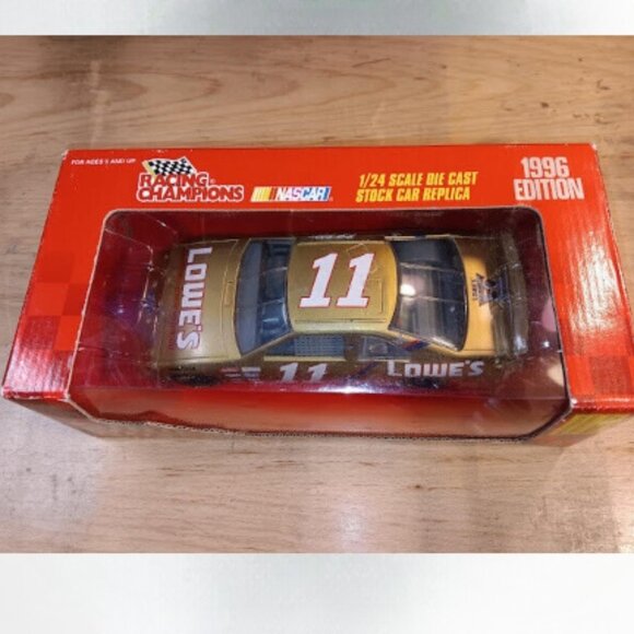 Racing Nascar Champions 1996 Edition 1:24 Scale Brett Bodine #11 car gold NIB - Picture 3 of 3